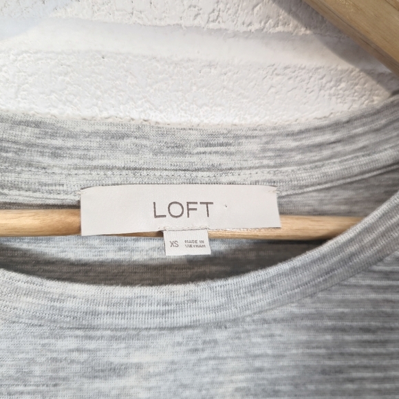 2/$20 LOFT Blouse XS-S Frilly Ribbed Long Sleeve Lightweight Grey Slim Fit Crew - Picture 4 of 8